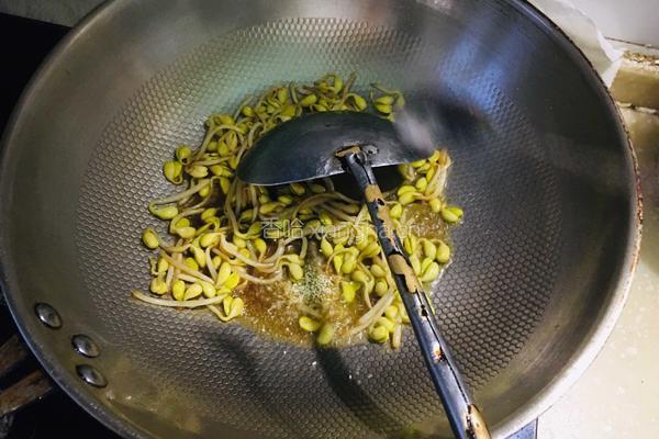 黄豆芽炒韭菜的做法图解7
