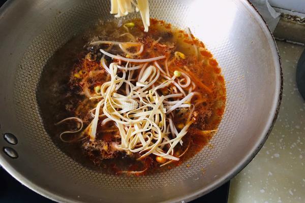 酱香牛腩粉的做法图解8