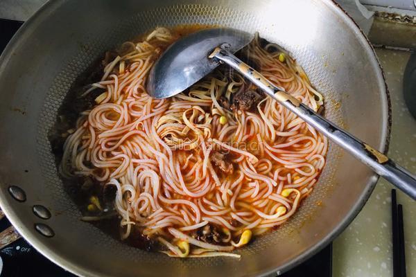 酱香牛腩粉的做法图解10