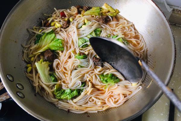 酱香牛腩粉的做法图解11