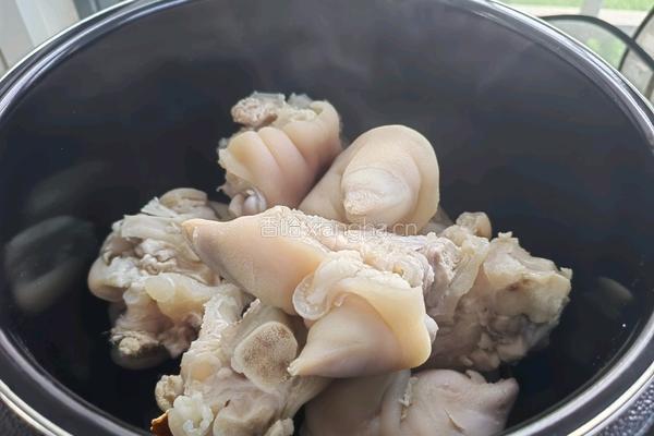 压力锅煲猪蹄汤的做法图解4