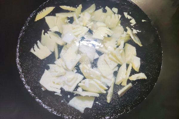 鲜香春笋炒火腿的做法图解5