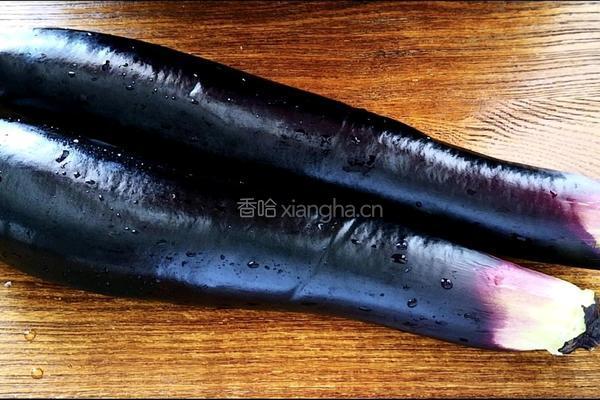 咸鱼茄子的做法图解1