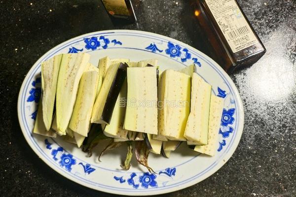剁椒蒸茄子的做法图解2
