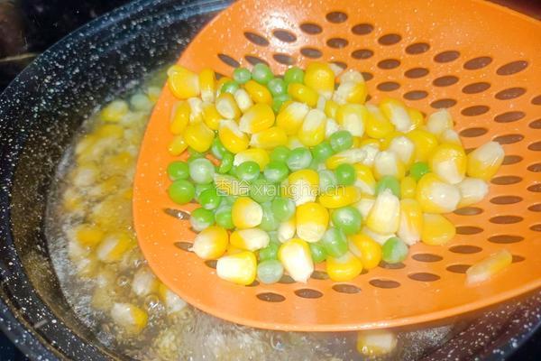 青豆玉米炒火腿的做法图解5