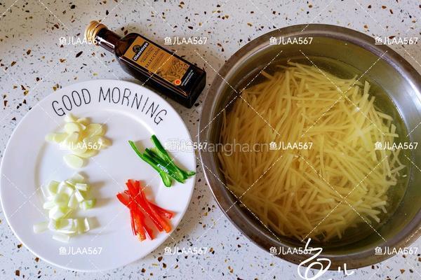 清炒土豆丝的做法图解1