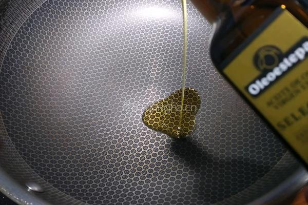 蒜苗卤牛肉的做法图解3