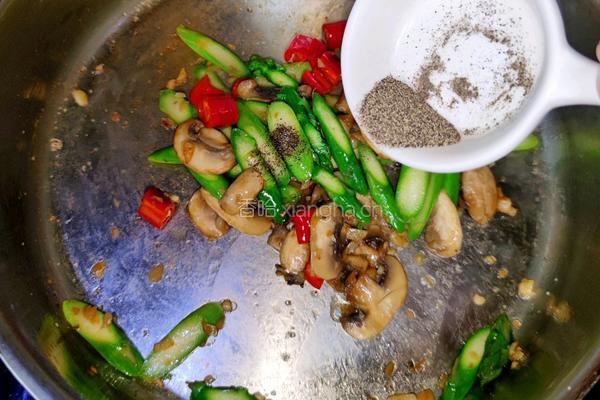 法式芦笋炒口蘑的做法图解11