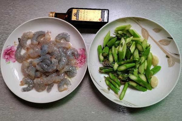 芦笋炒虾仁的做法图解2