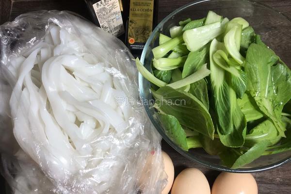 鸡蛋炒河粉的做法图解1