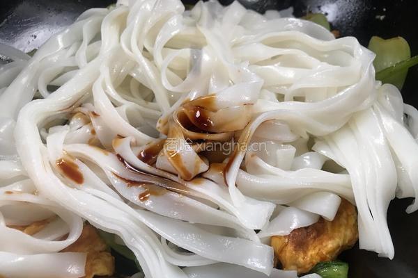 鸡蛋炒河粉的做法图解8