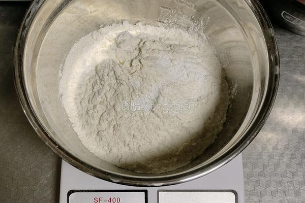 红枣葡萄干味原味(沙琪玛)家庭版自制小吃的做法图解1