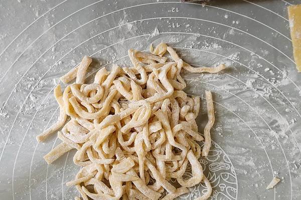 红枣葡萄干味原味(沙琪玛)家庭版自制小吃的做法图解12