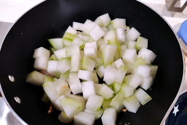 咸蛋冬瓜肉丸汤的做法图解4