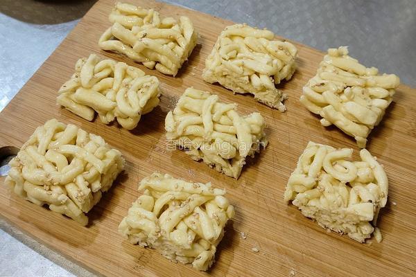 红枣葡萄干味原味(沙琪玛)家庭版自制小吃的做法图解32
