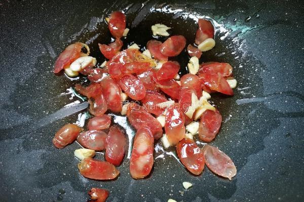 青泡椒炒腊肠的做法图解5