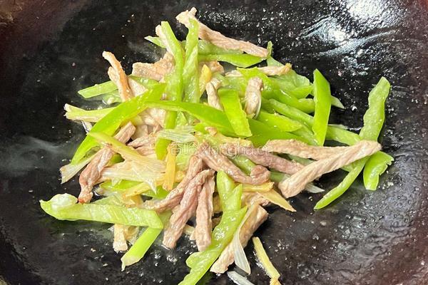 【春季养生菜】春笋白灼肉丝的做法图解6