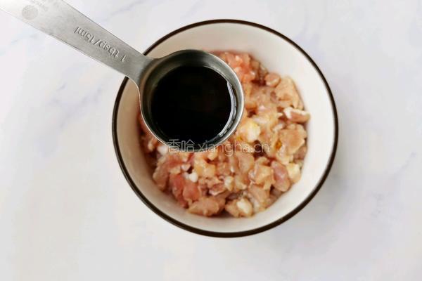 豌豆炒肉的做法图解4