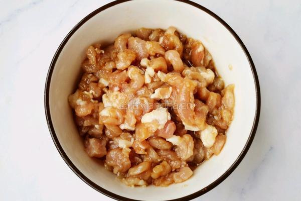豌豆炒肉的做法图解7