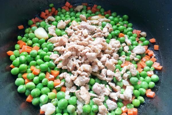 豌豆炒肉的做法图解11
