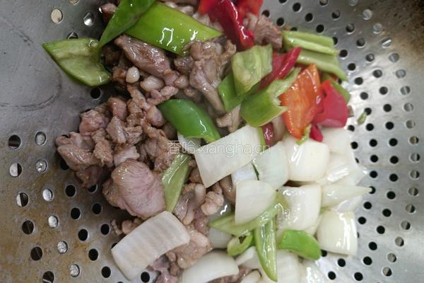 风味羊肉炒囊的做法图解3