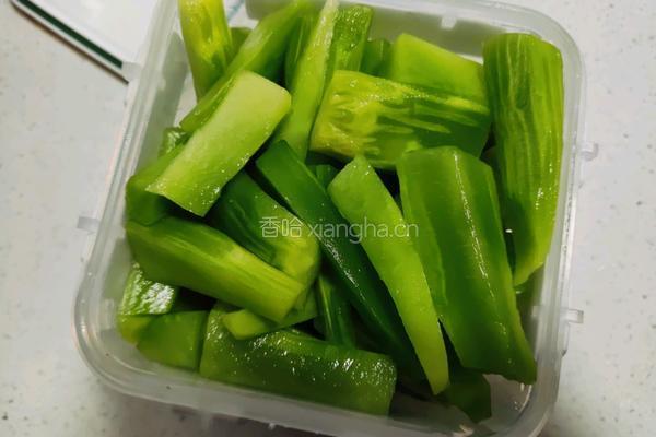 捞汁莴笋杆的做法图解4