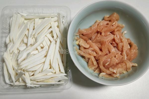 茭白嫩炒鸡胸肉的做法图解2