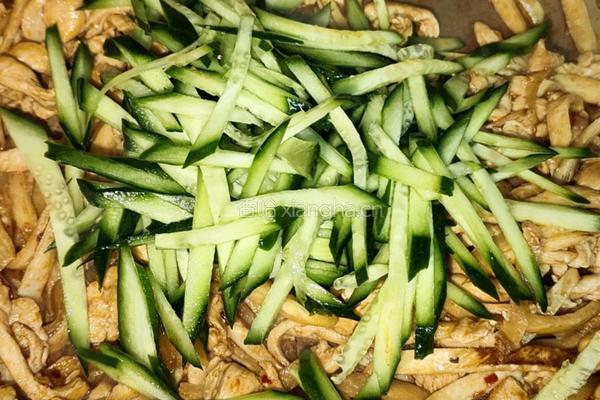 茭白嫩炒鸡胸肉的做法图解10