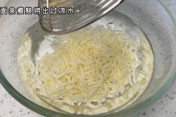 番茄鸡蛋火腿盖浇面的做法图解6