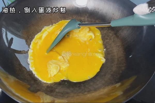 蛋炒方便面的做法图解2