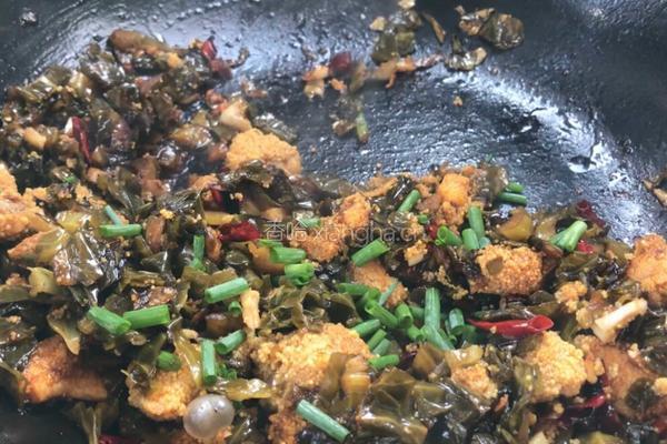 酸菜炒鱼籽的做法图解9