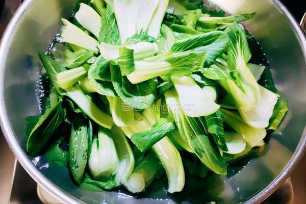 菜肉馄饨的做法图解2