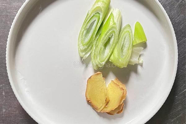 【春季养生菜】酒香烧带鱼的做法图解2