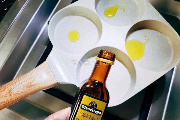 香煎芝香玉米饼的做法图解7