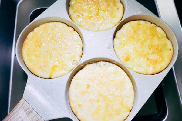 香煎芝香玉米饼的做法图解10