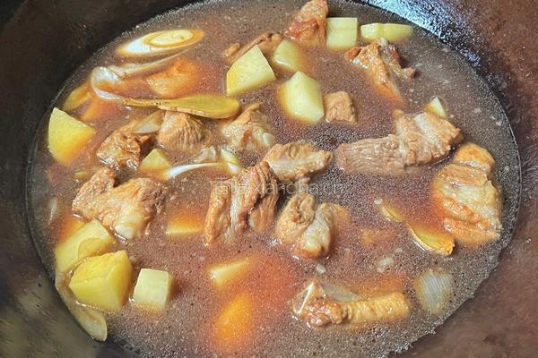 【春季养生菜】土豆焖排骨的做法图解9