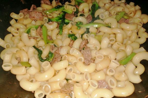 牛肉蔬菜炒通心粉的做法图解8