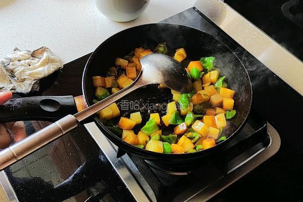 青椒土豆炒鸡丁的做法图解13