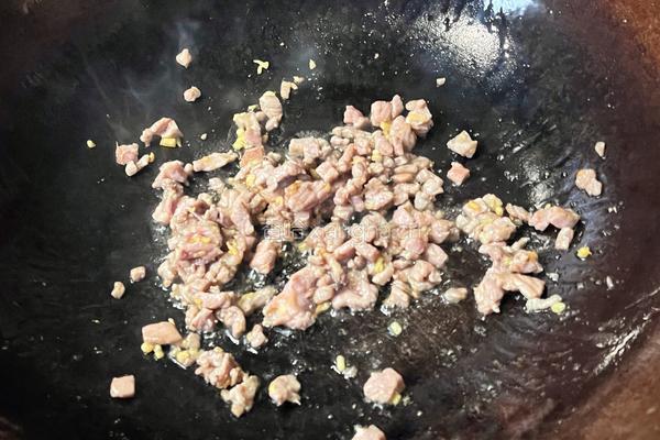 【春季养生菜】肉末杏鲍菇的做法图解5