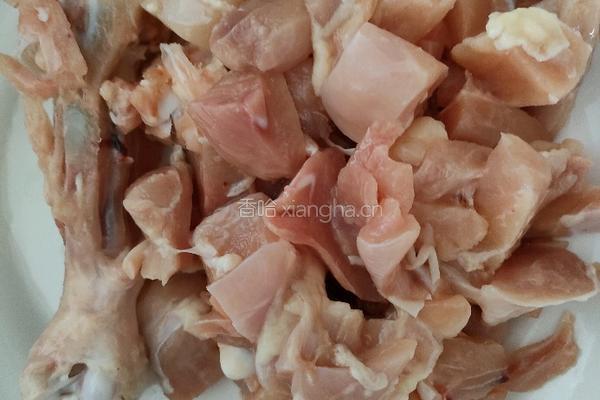 鸡肉炖蘑菇粉条的做法图解2