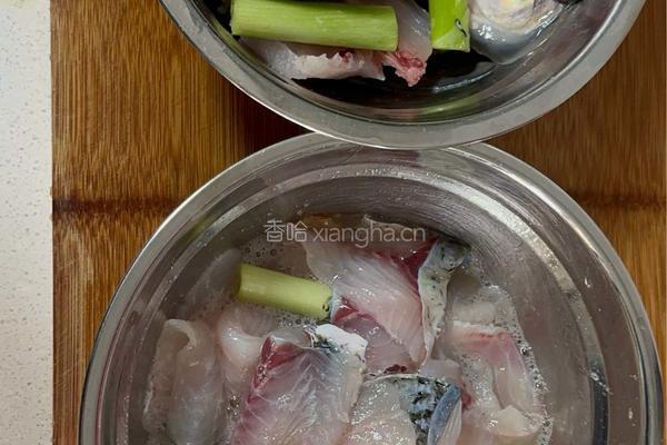 麻辣酸菜鱼的做法图解2