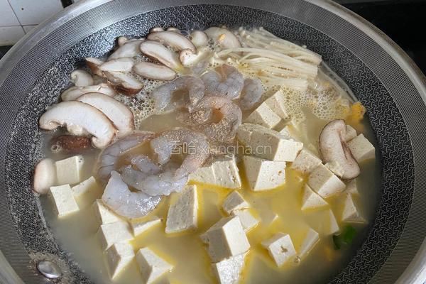 虾仁豆腐汤(三鲜汤)的做法图解3