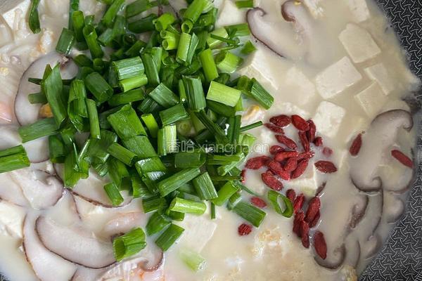 虾仁豆腐汤(三鲜汤)的做法图解4