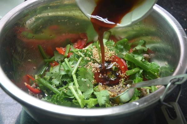 香菜拌牛肉的做法图解9