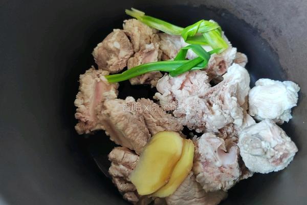 大补排骨汤的做法图解2