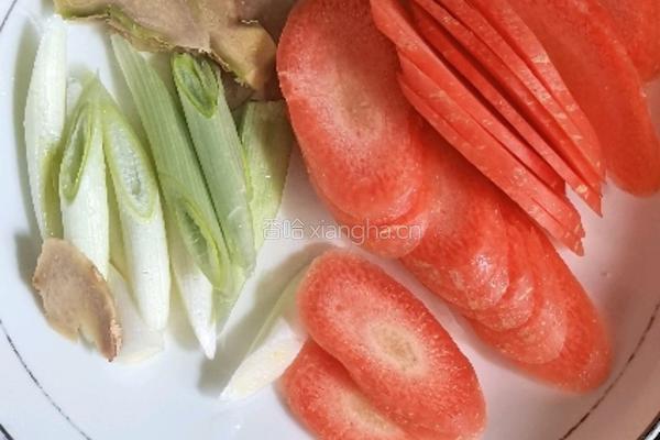 鲫鱼豆腐汤的做法图解3