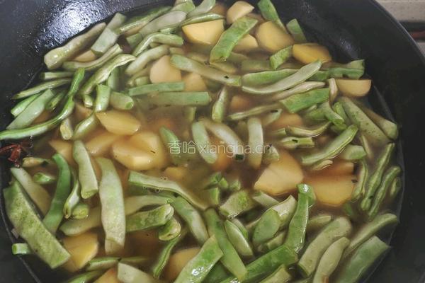 土豆炖豆角的做法图解5