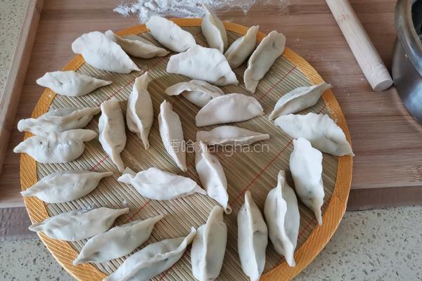 韭菜鸡蛋饺子的做法图解6