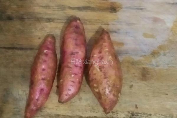 煎红薯片的做法图解1