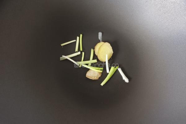 红烧抖臀五花肉的做法图解4